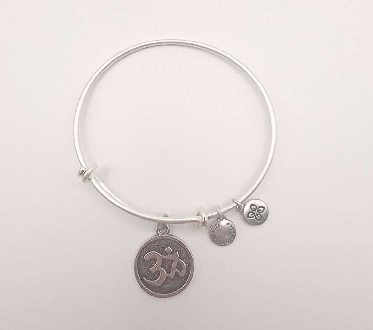 Urban Leaves ULBE004VS Bracelet Bangle Silver Metal Bangle OM Charm Vintage Silver Unisex - Image 4