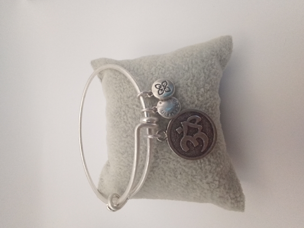 Urban Leaves ULBE004VS Bracelet Bangle Silver Metal Bangle OM Charm Vintage Silver Unisex - Image 6
