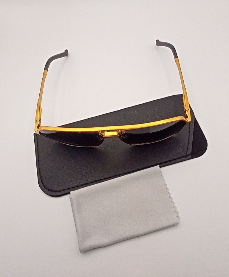 LUX-LENSES LTD SG17SUPA200BLKGLD Sunglasses Unisex Black Aviator Gold Metal, Plastic - Image 1
